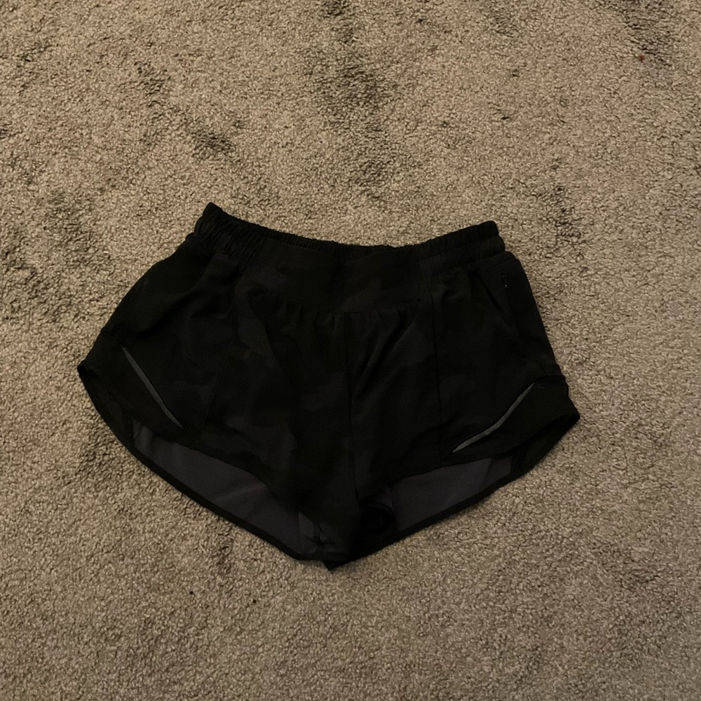 Lululemon Hotty Hot Low Rise 2.5in Shorts